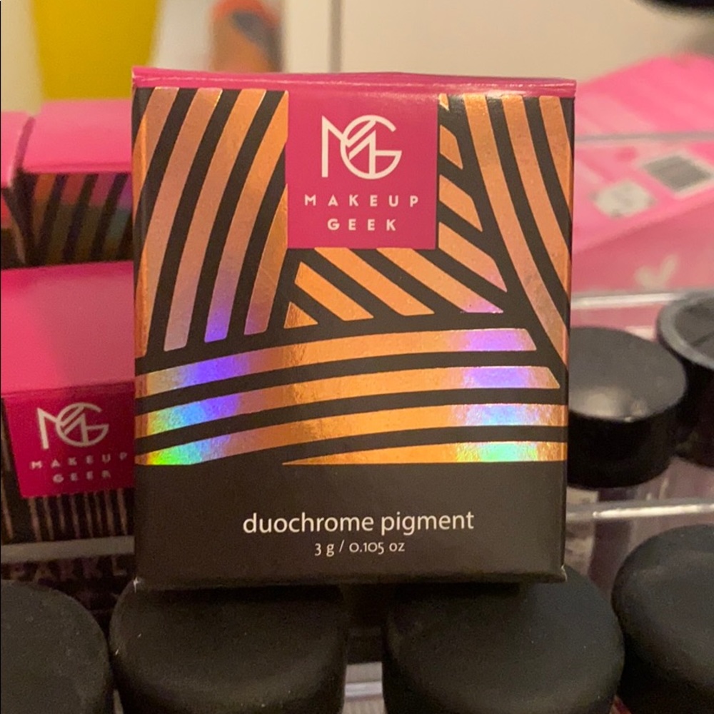 Makeup Geek DuoChrome pigment/Kaleidoscope